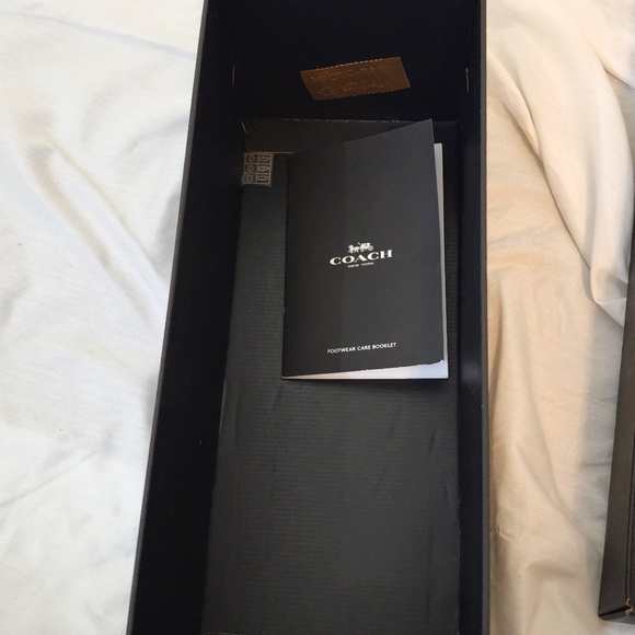 NWT Coach Lesli Leather Sandal Saddle Color - Picture 9 of 9